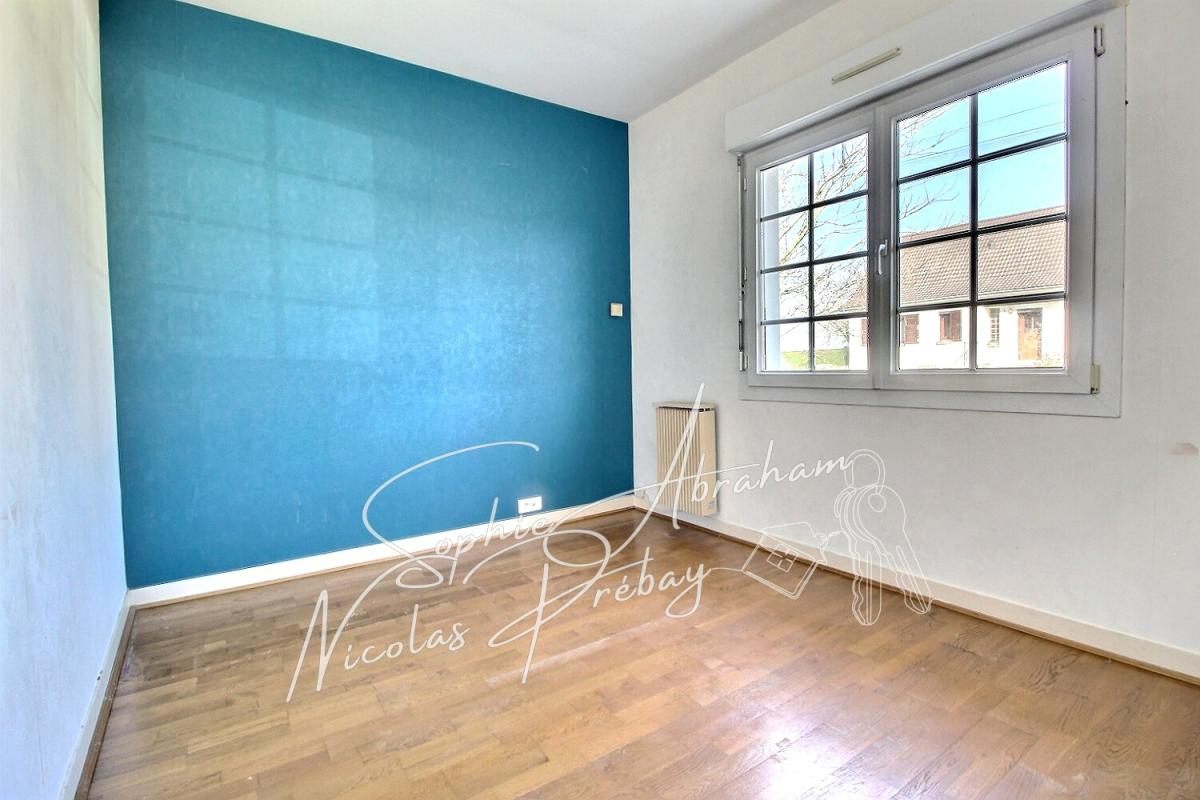 BAZOCHES-LES-GALLERANDES Ensemble immobilier composé de deux habitations avec sous-sol et terrain 6