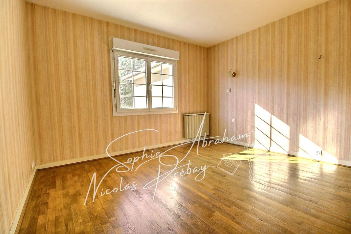 BAZOCHES-LES-GALLERANDES Ensemble immobilier composé de deux habitations avec sous-sol et terrain 8