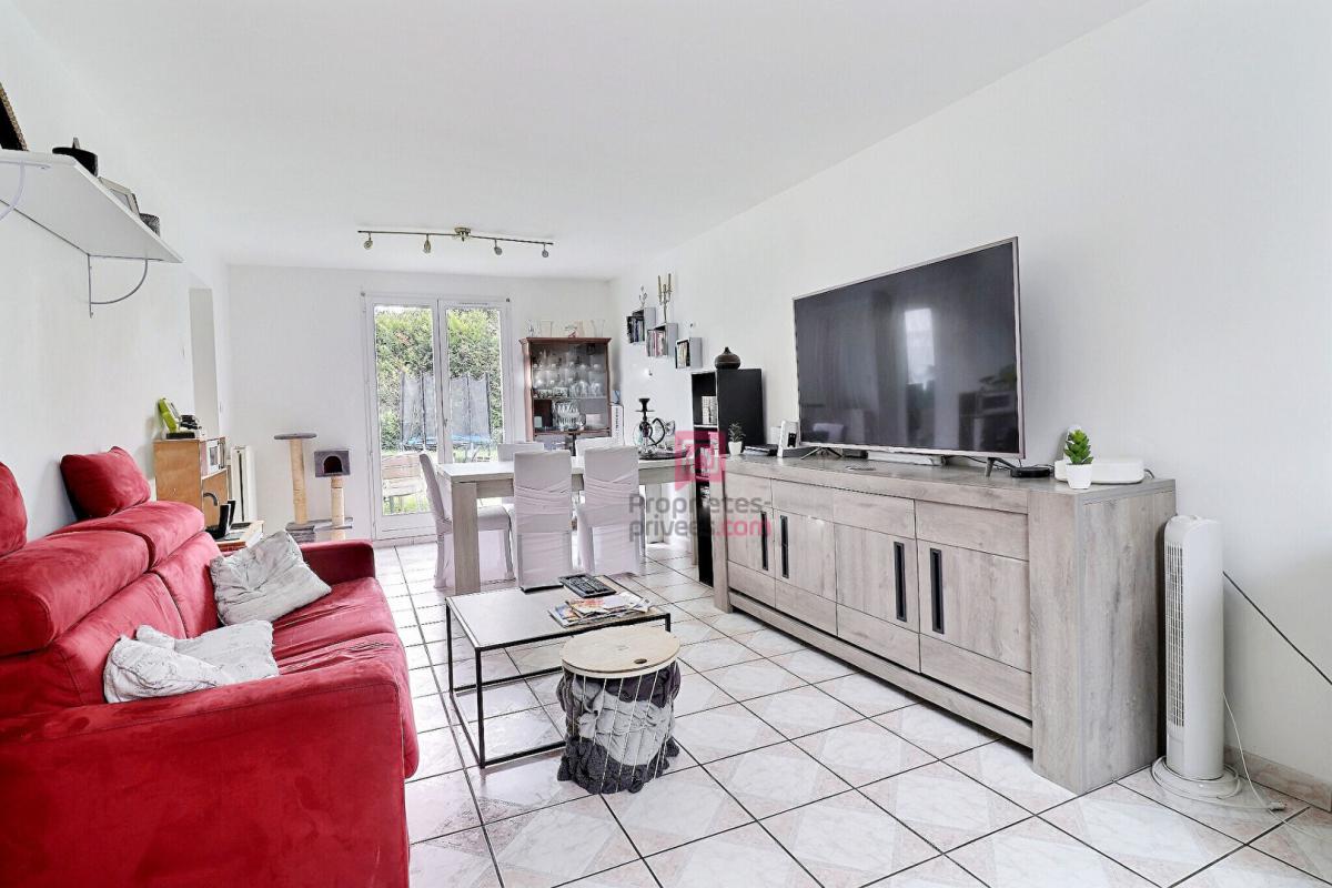 SAINTE-GENEVIEVE-DES-BOIS Maison Sainte-Geneviève-Des-Bois 4 pièces 74 m² 2