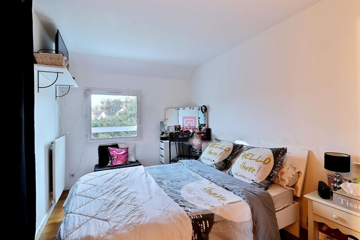 SAINTE-GENEVIEVE-DES-BOIS Maison Sainte-Geneviève-Des-Bois 4 pièces 74 m² 7