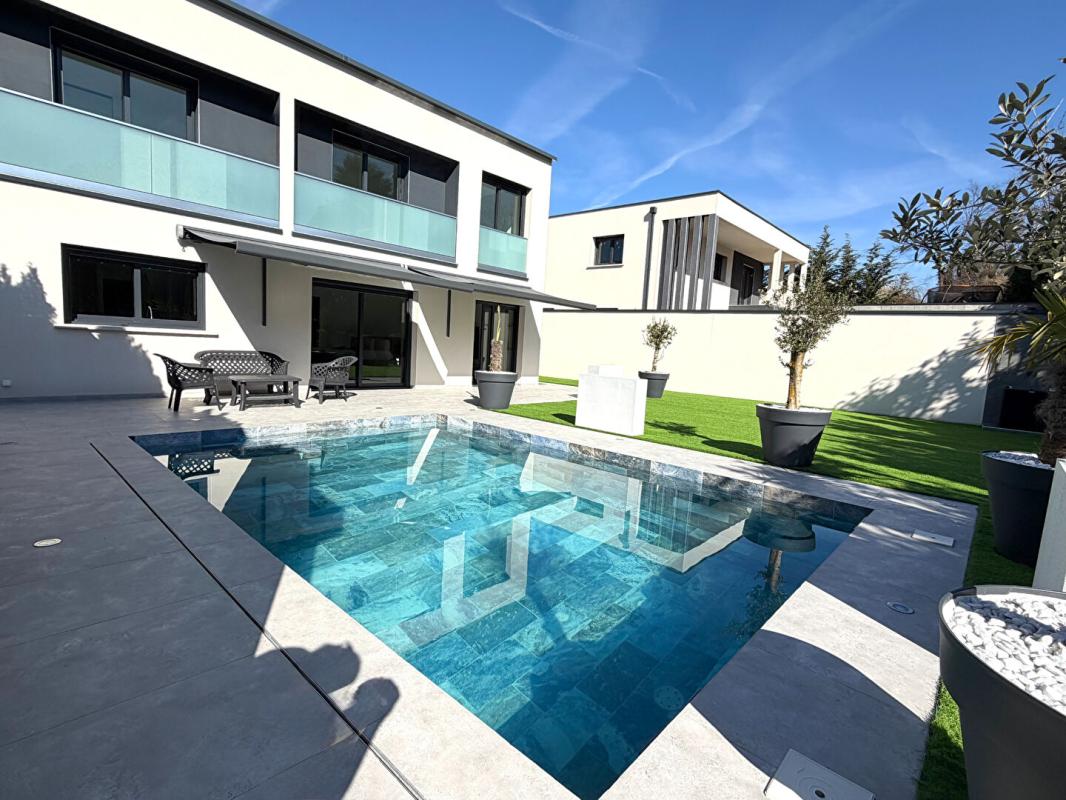 THONON-LES-BAINS EXCLUSIVITE Thonon-les-Bains Villa individuelle de 2022 134 m² piscine, jacuzzi, pull house (74200) 15