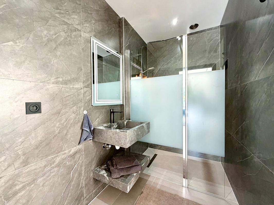 THONON-LES-BAINS EXCLUSIVITE Thonon-les-Bains Villa individuelle de 2022 134 m² piscine, jacuzzi, pull house (74200) 16