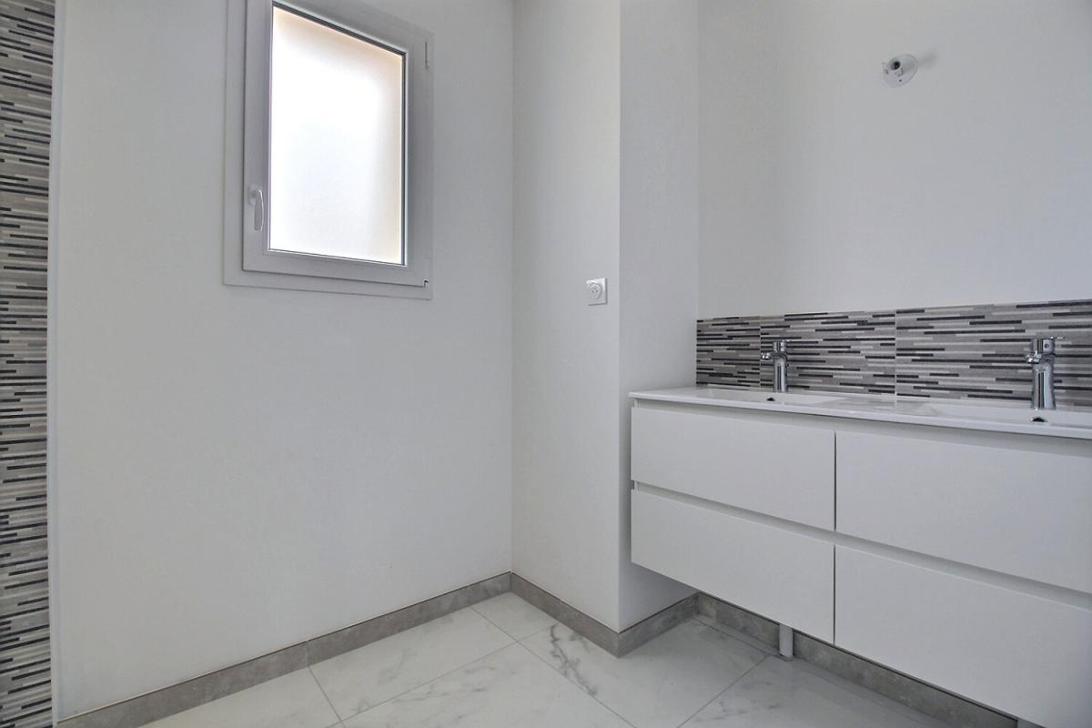 SAINT-MARTIN-D'ABBAT Maison neuve de plain pied avec 3 chambres dans le centre bourg de Saint Martin D Abbat 5