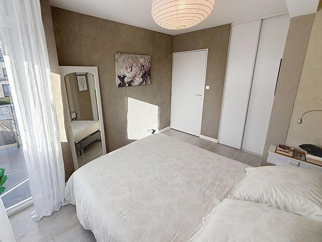 VANNES Appartement T4 de 81 m² avec 2 balcons et 2 parkings. Quartier GARE, Vannes 11