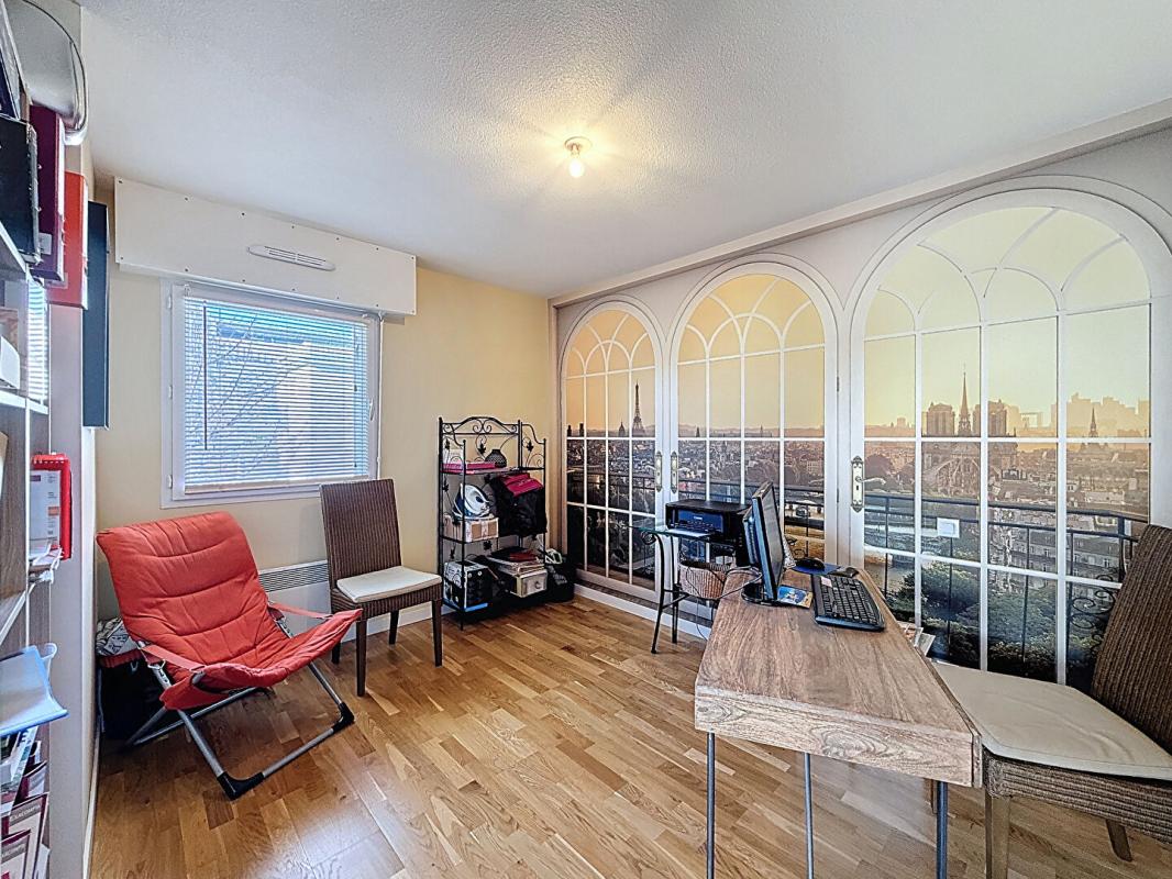 VANNES Appartement T4 de 81 m² avec 2 balcons et 2 parkings. Quartier GARE, Vannes 14