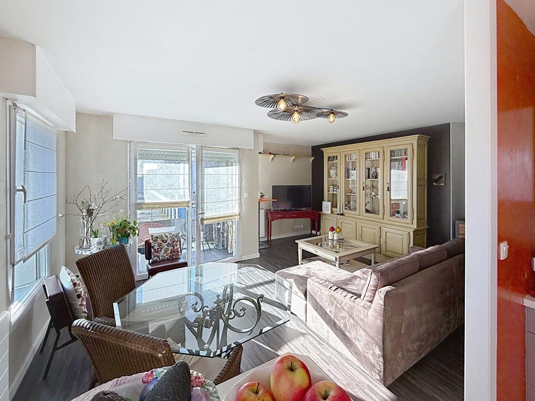 VANNES Appartement T4 de 81 m² avec 2 balcons et 2 parkings. Quartier GARE, Vannes 15
