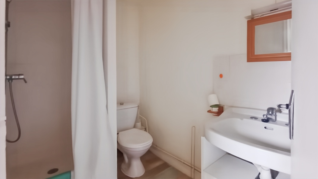 LA SOUTERRAINE Immeuble La Souterraine 6 pièce(s) 125 m2 6