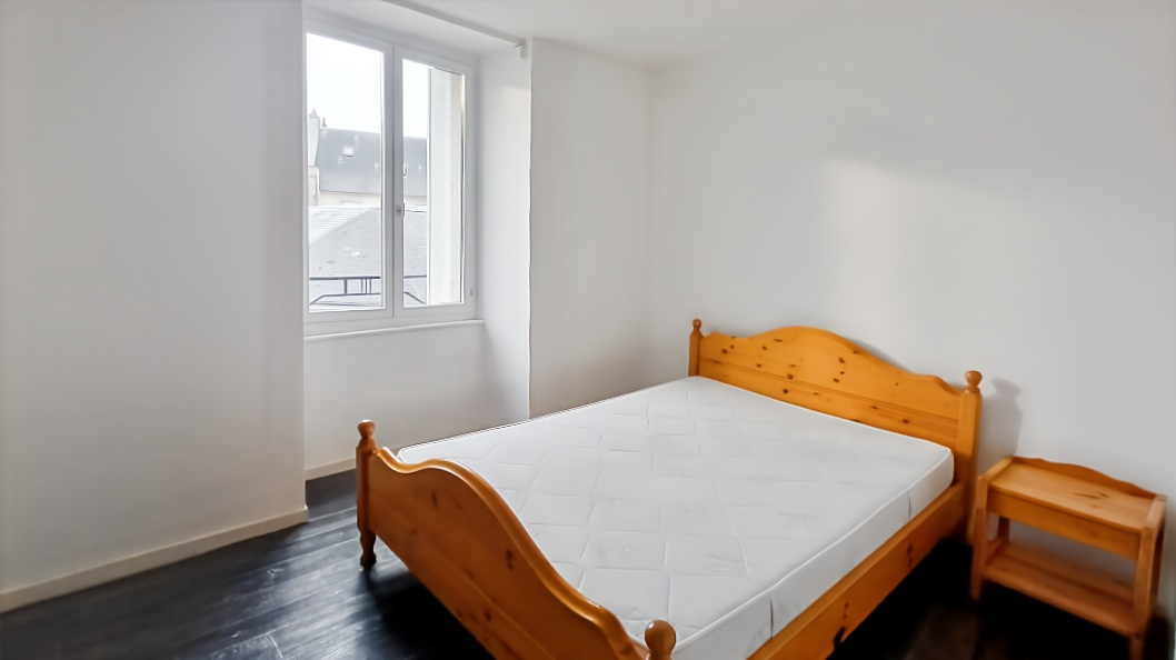 LA SOUTERRAINE Immeuble La Souterraine 6 pièce(s) 125 m2 7