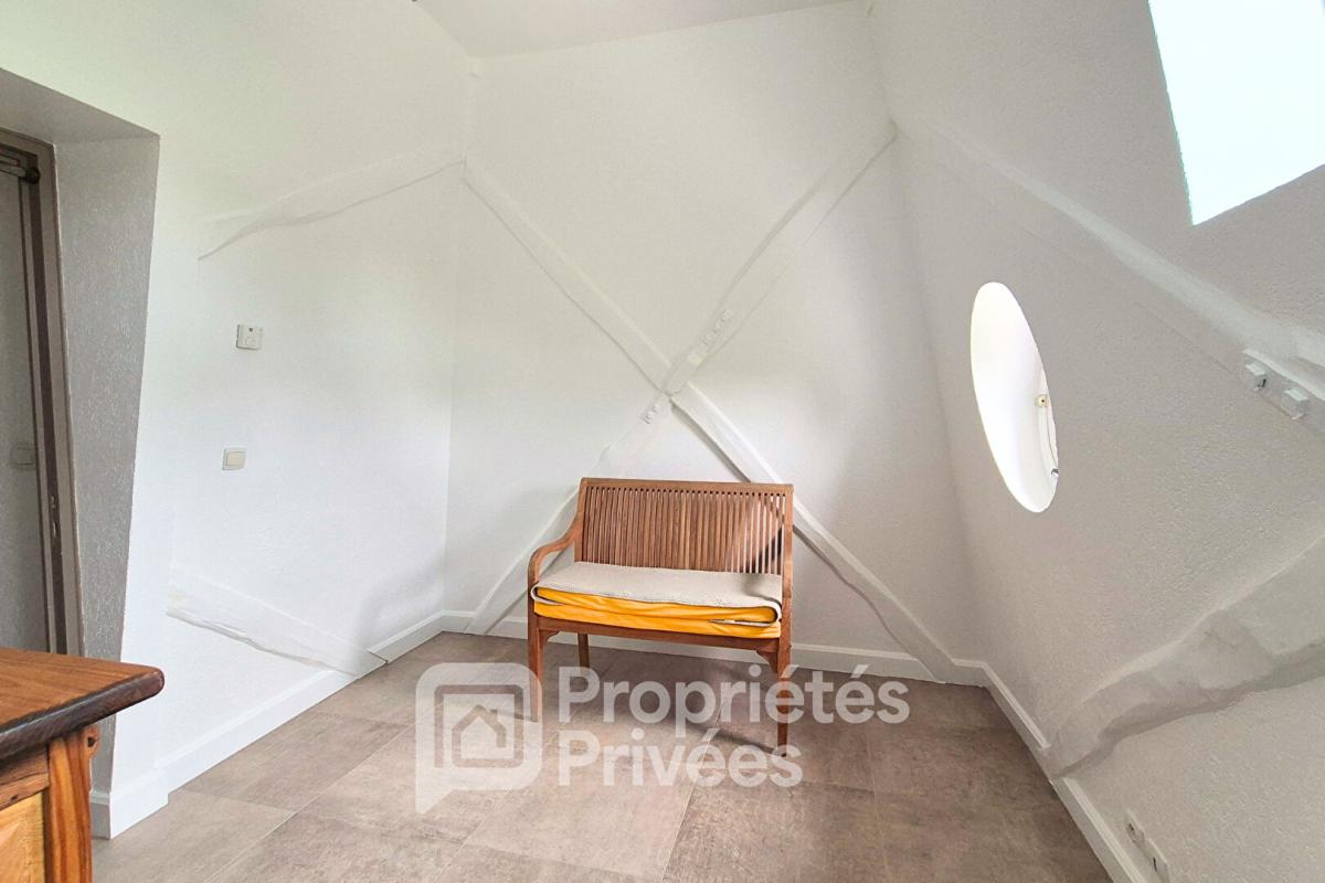 LIMOURS Cadre d'exception pour cet appartement atypique 7