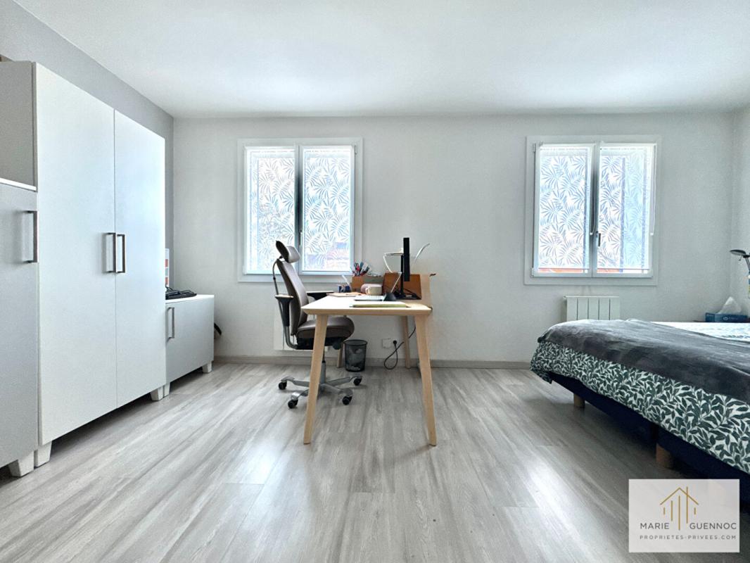 BASSE-GOULAINE Maison individuelle 6 pièces Basse-Goulaine avec double garage, cave et atelier 8