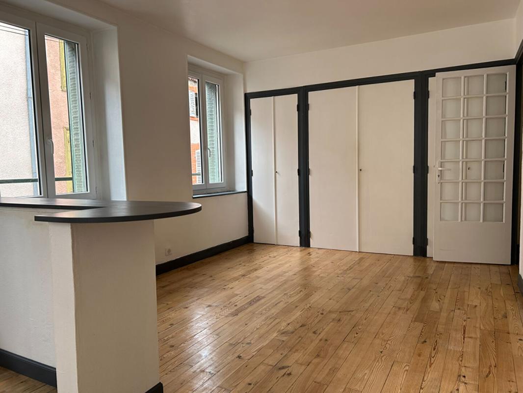 ARLANC Immeuble Arlanc 3 appartements 238 m2 13