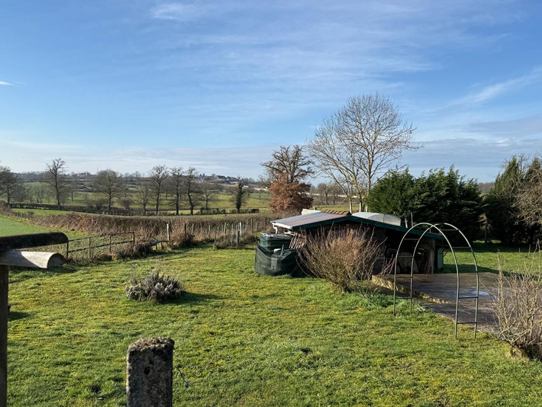 SAINT-MARCEL-EN-MURAT Maison 127 m2 + 2000 m2 terrain + dépendances + puits 14