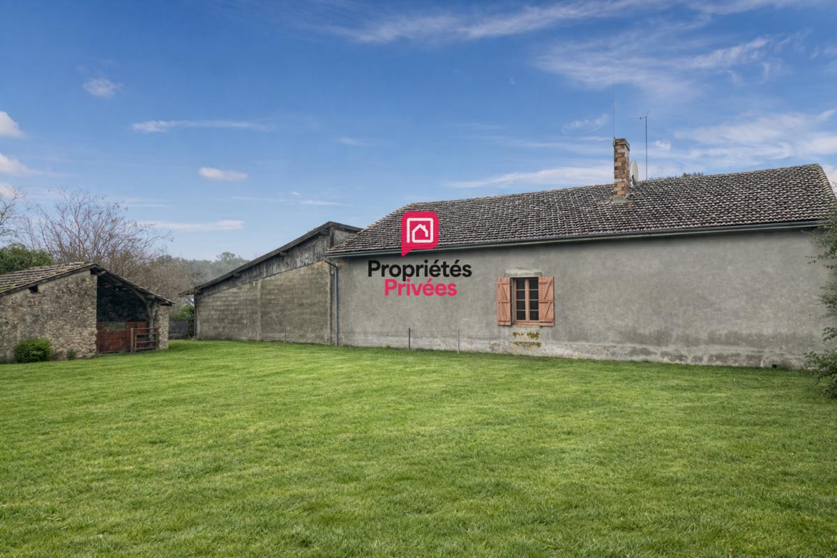 AUROS Propriété à rénover avec dépendances sur 10 hectares 3