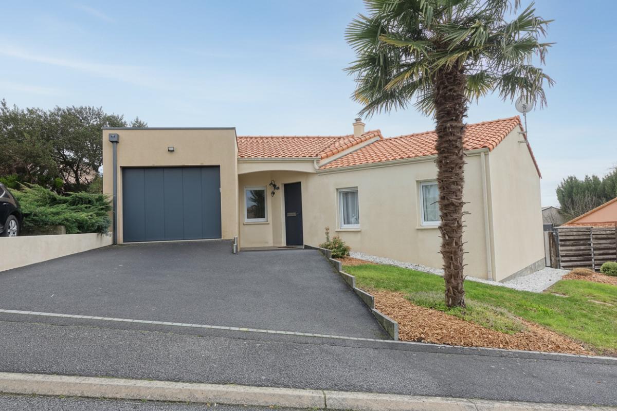 CHAVAGNES-EN-PAILLERS Maison idéale pour une famille avec jardin clos 1