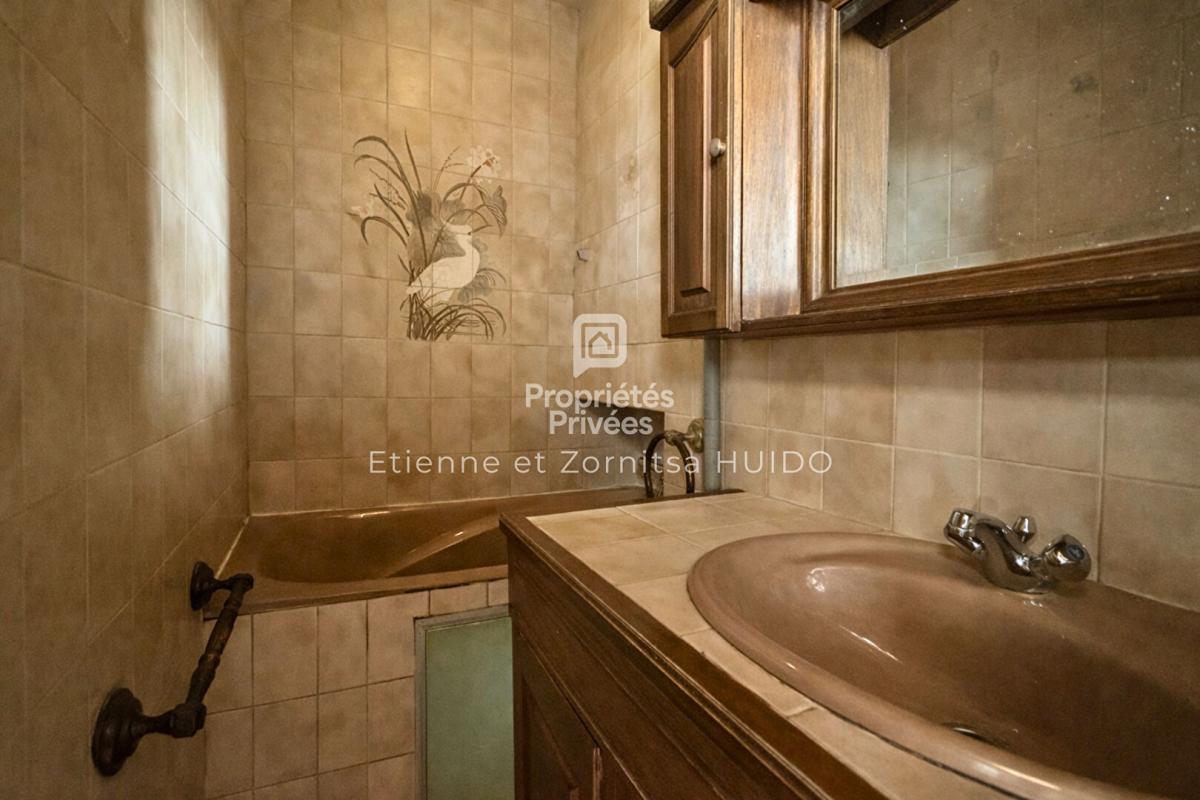 VATAN Immeuble Vatan 10 pièce(s) 223 m2 13