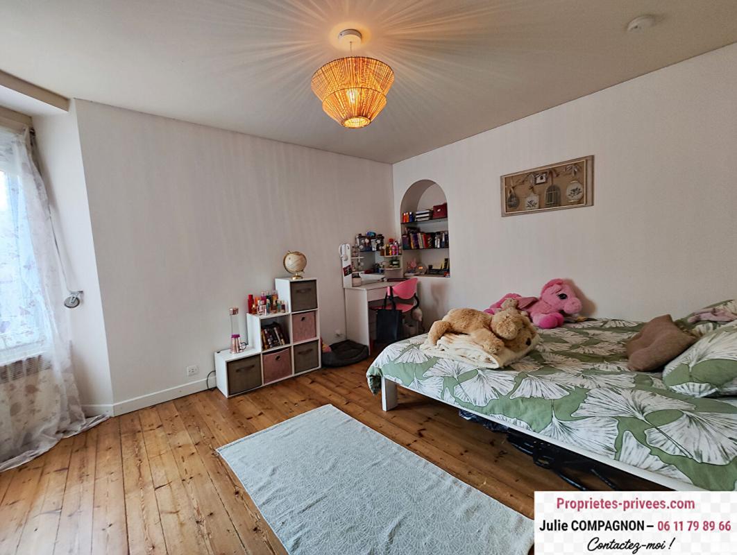 CHAUDRON-EN-MAUGES Maison 184 m² env.- 5 chambres -2 garages - abris et jardin 9