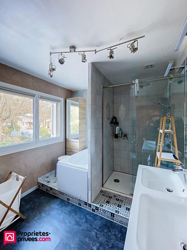 POURRIERES Villa Pourrieres 6 pièces 213 m2 14