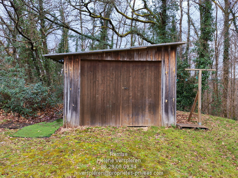 LE BUISSON-DE-CADOUIN Maison Le Buisson De Cadouin 7 pièce(s) 215m2 terrain 2484 m2 17