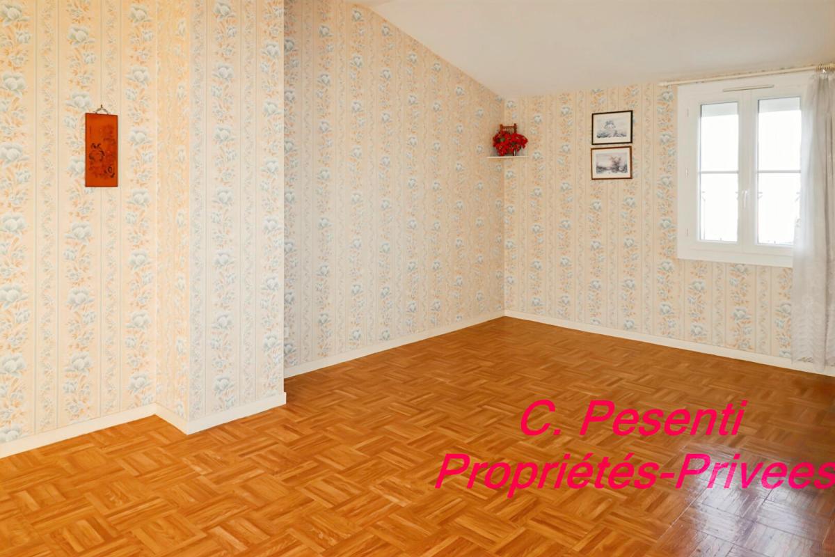 MONTEVRAIN Maison Montevrain 6 pièce(s) 118 m2 avec atelier et abri de jardin 10