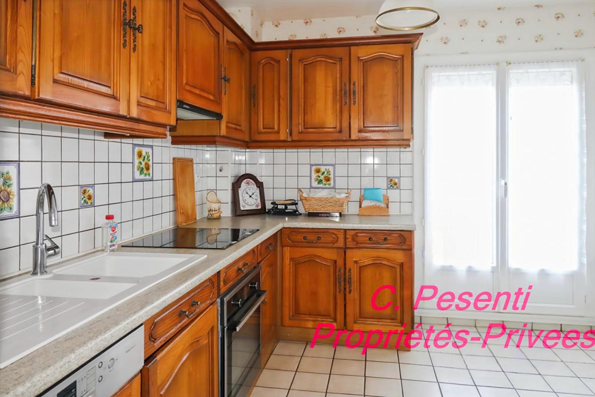 MONTEVRAIN Maison Montevrain 6 pièce(s) 118 m2 avec atelier et abri de jardin 16