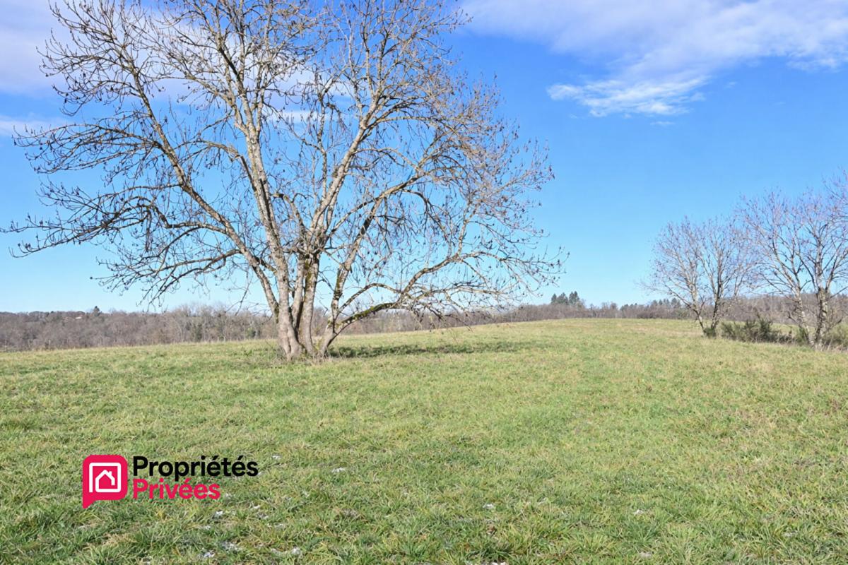 CHAPDES-BEAUFORT Terrain constructible à vendre Chapdes Beaufort  63230 de 1828 m2 1