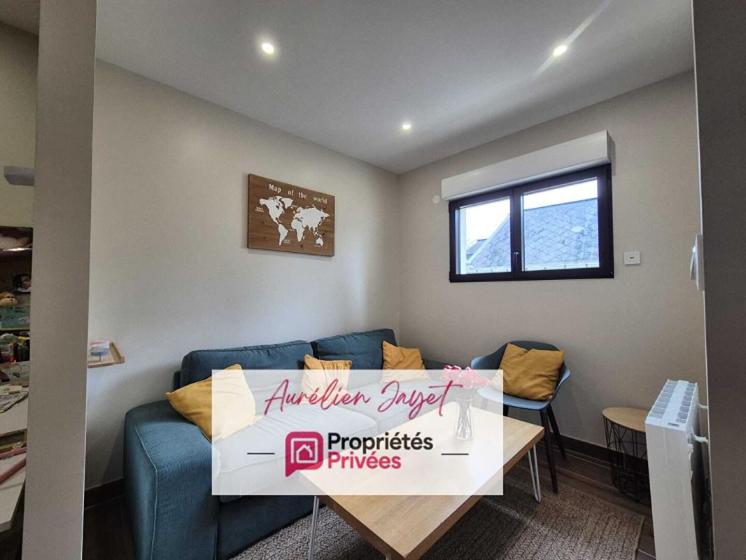 SAINT-MARTIN-DU-BEC Maison 4 chambres avec Gîte 2/4 personnes et dépendances 12