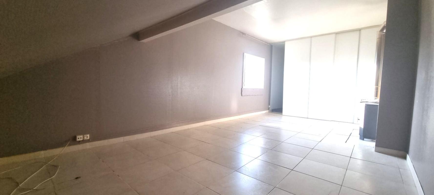 MANDEURE Grande maison familiale ou 2 appartements sur terrain d'environ 13 ares 15