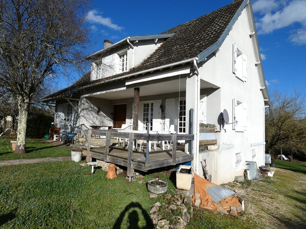 HAUTEFORT Maison 150 m2 /4 chambres / sous-sol 127m² / terrain 1480m² 1