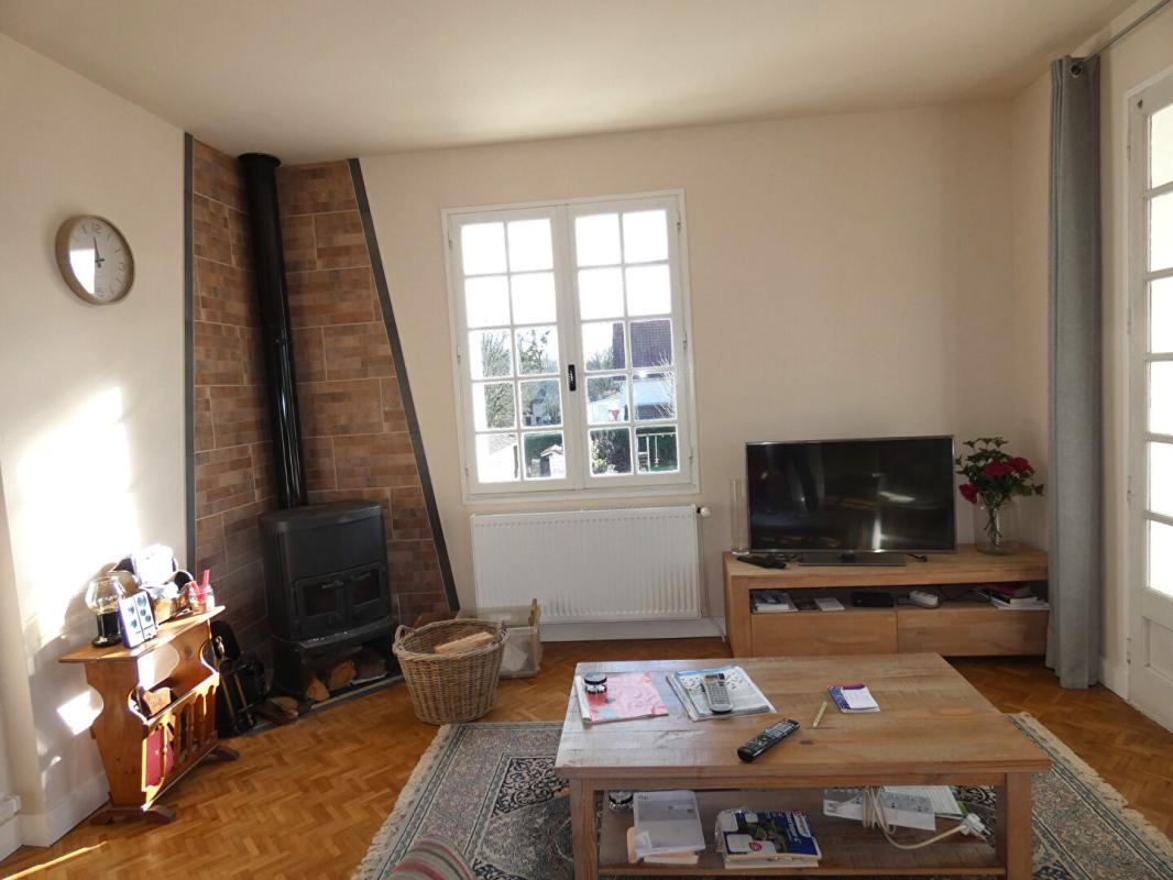 HAUTEFORT Maison 150 m2 /4 chambres / sous-sol 127m² / terrain 1480m² 11