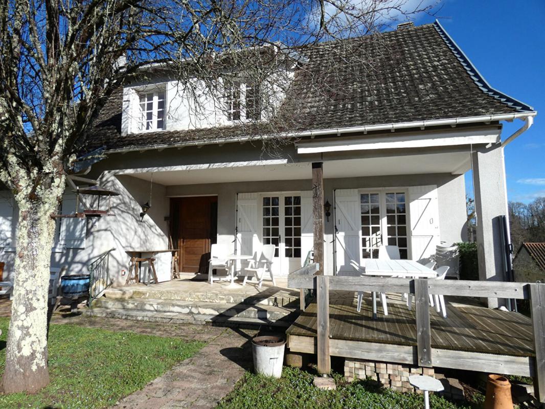 HAUTEFORT Maison 150 m2 /4 chambres / sous-sol 127m² / terrain 1480m² 2
