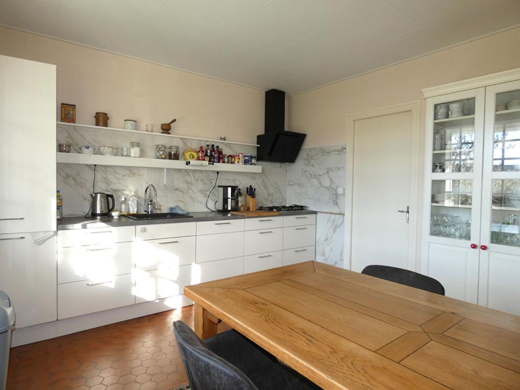 HAUTEFORT Maison 150 m2 /4 chambres / sous-sol 127m² / terrain 1480m² 7