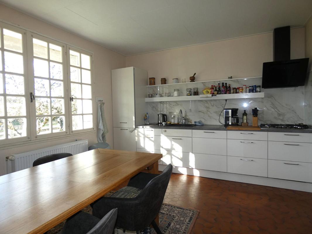 HAUTEFORT Maison 150 m2 /4 chambres / sous-sol 127m² / terrain 1480m² 8