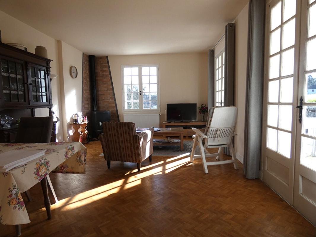 HAUTEFORT Maison 150 m2 /4 chambres / sous-sol 127m² / terrain 1480m² 9