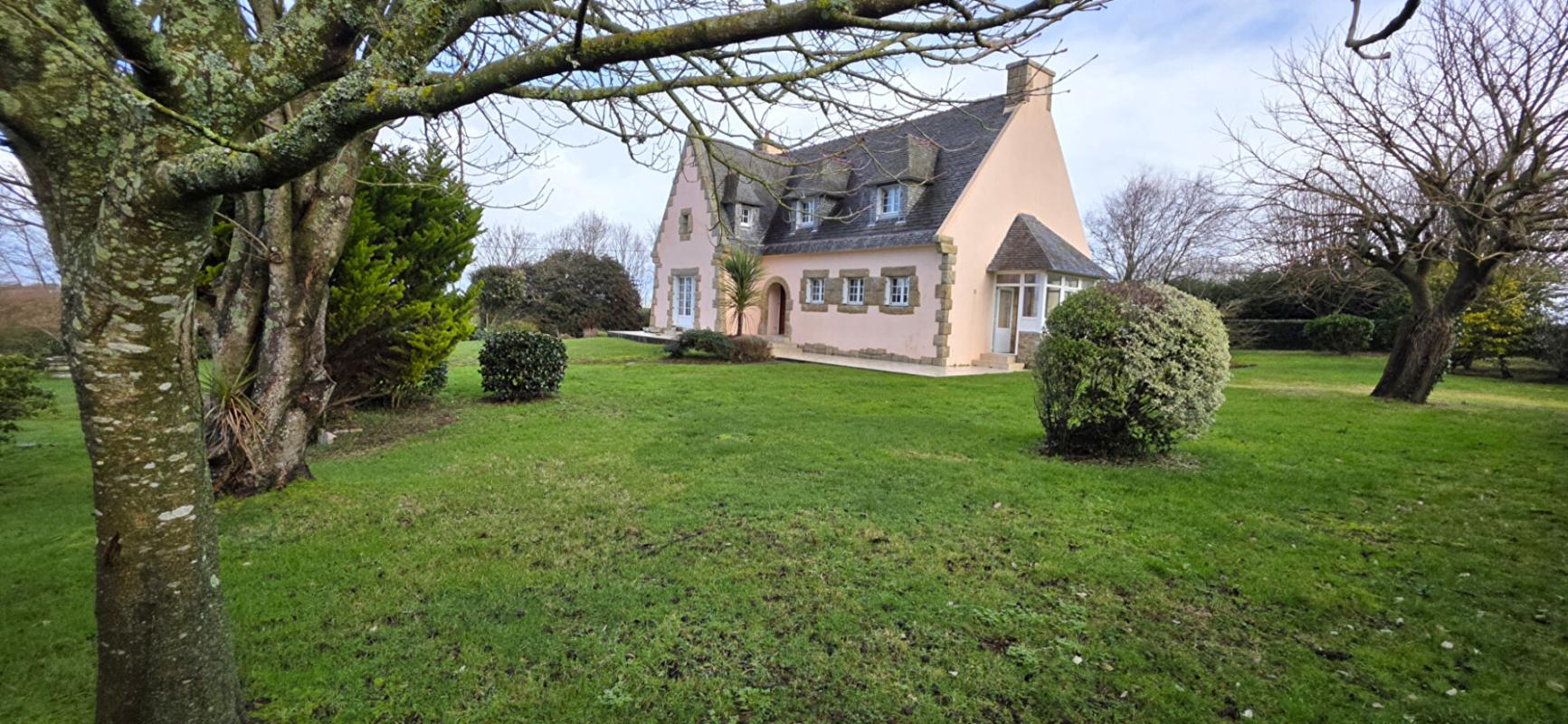 DOUARNENEZ Maison Plonevez Porezay 8 pièce(s) 178.61 m2 14
