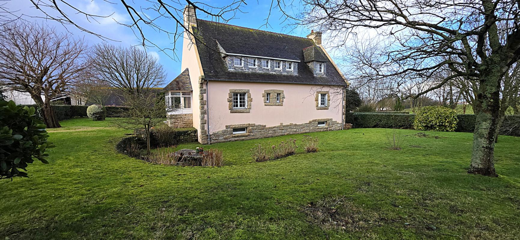 DOUARNENEZ Maison Plonevez Porezay 8 pièce(s) 178.61 m2 15