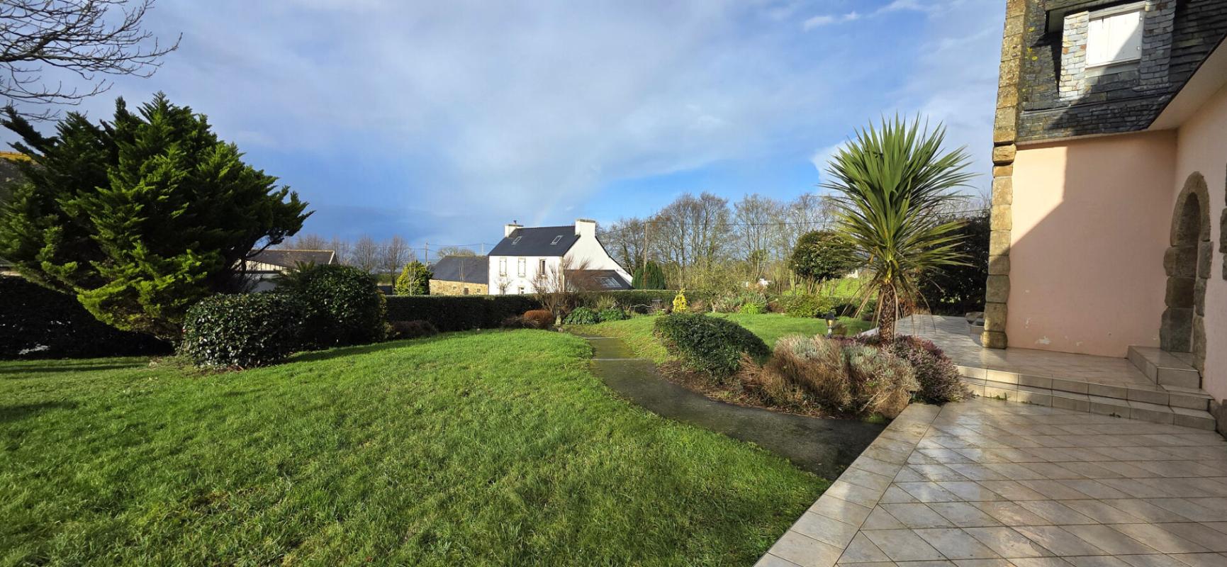 DOUARNENEZ Maison Plonevez Porezay 8 pièce(s) 178.61 m2 5