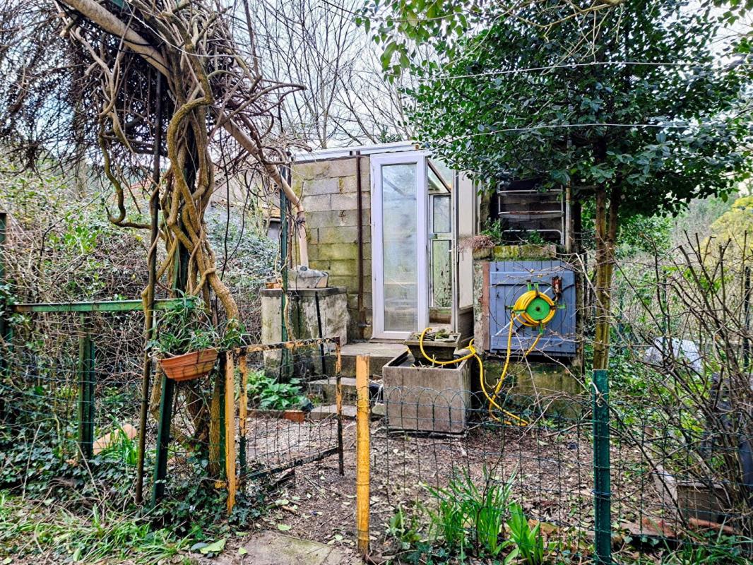 ALES A vendre Laval Pradel maison de village mitoyenne de 77 m2 avec jardinet de 60 m2 15