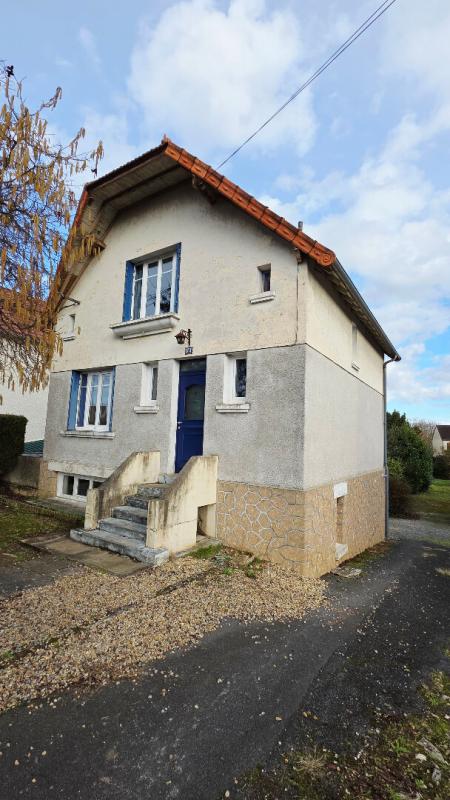 BOURGES BOURGES MAISON 105M² 4 CHAMBRES GARAGES JARDIN 1