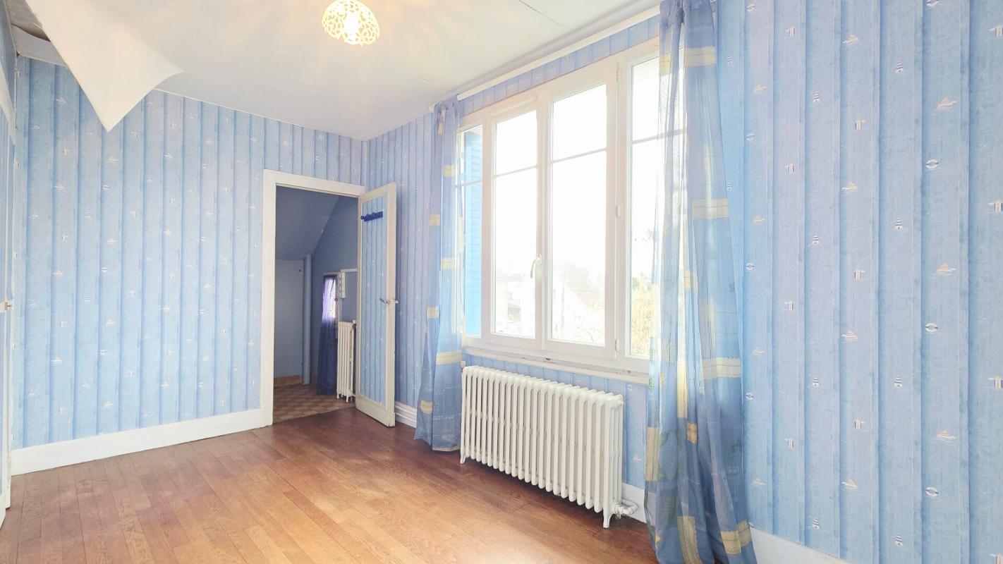 BOURGES BOURGES MAISON 105M² 4 CHAMBRES GARAGES JARDIN 10