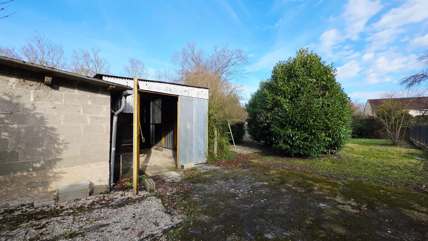 BOURGES BOURGES MAISON 105M² 4 CHAMBRES GARAGES JARDIN 14