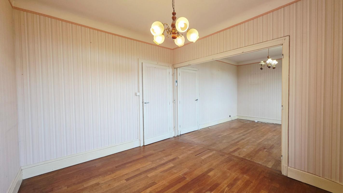 BOURGES BOURGES MAISON 105M² 4 CHAMBRES GARAGES JARDIN 3