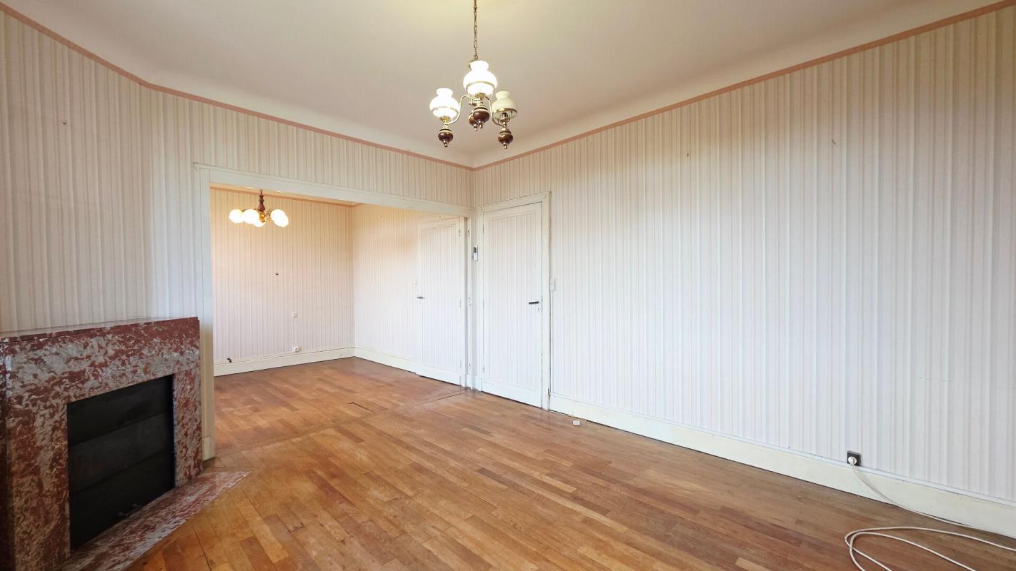 BOURGES BOURGES MAISON 105M² 4 CHAMBRES GARAGES JARDIN 5