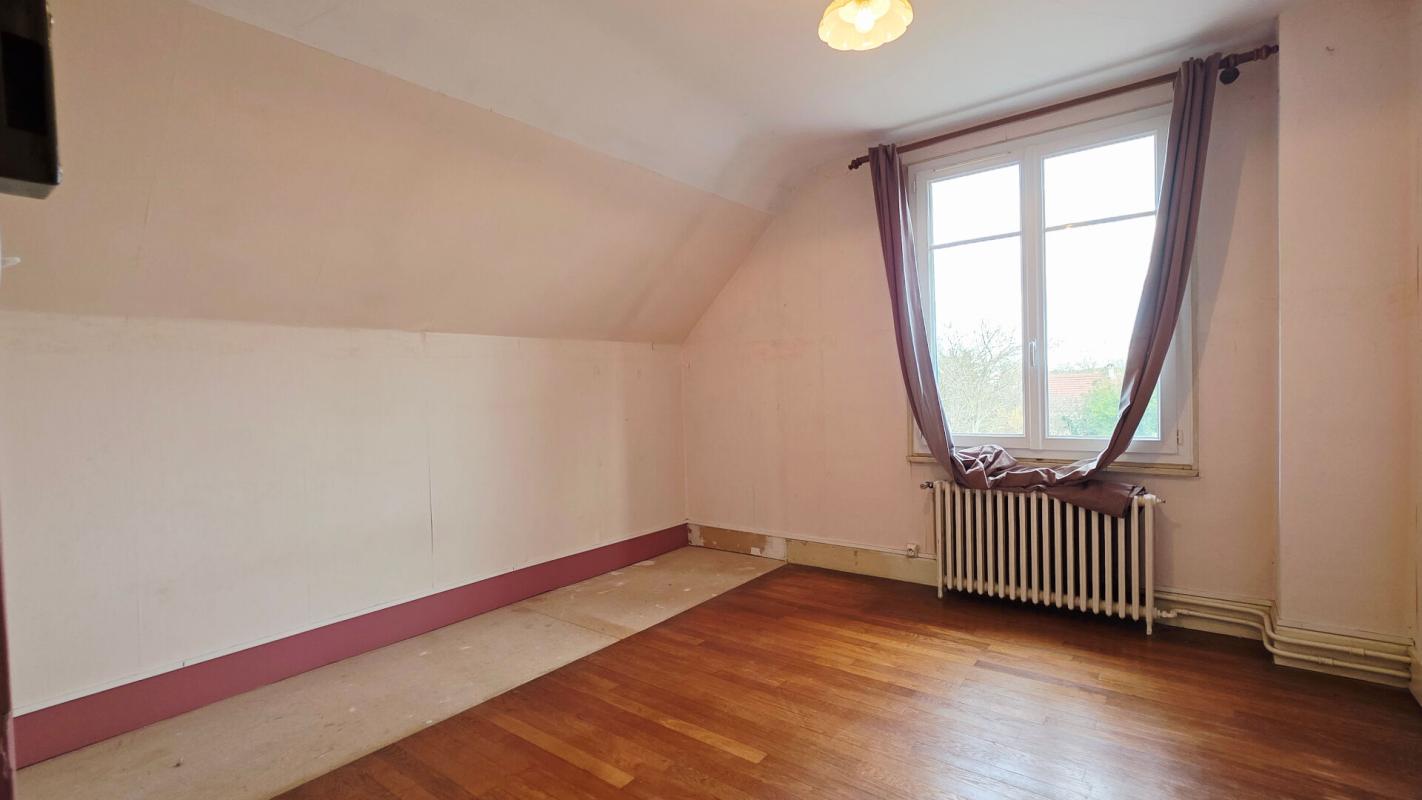 BOURGES BOURGES MAISON 105M² 4 CHAMBRES GARAGES JARDIN 8