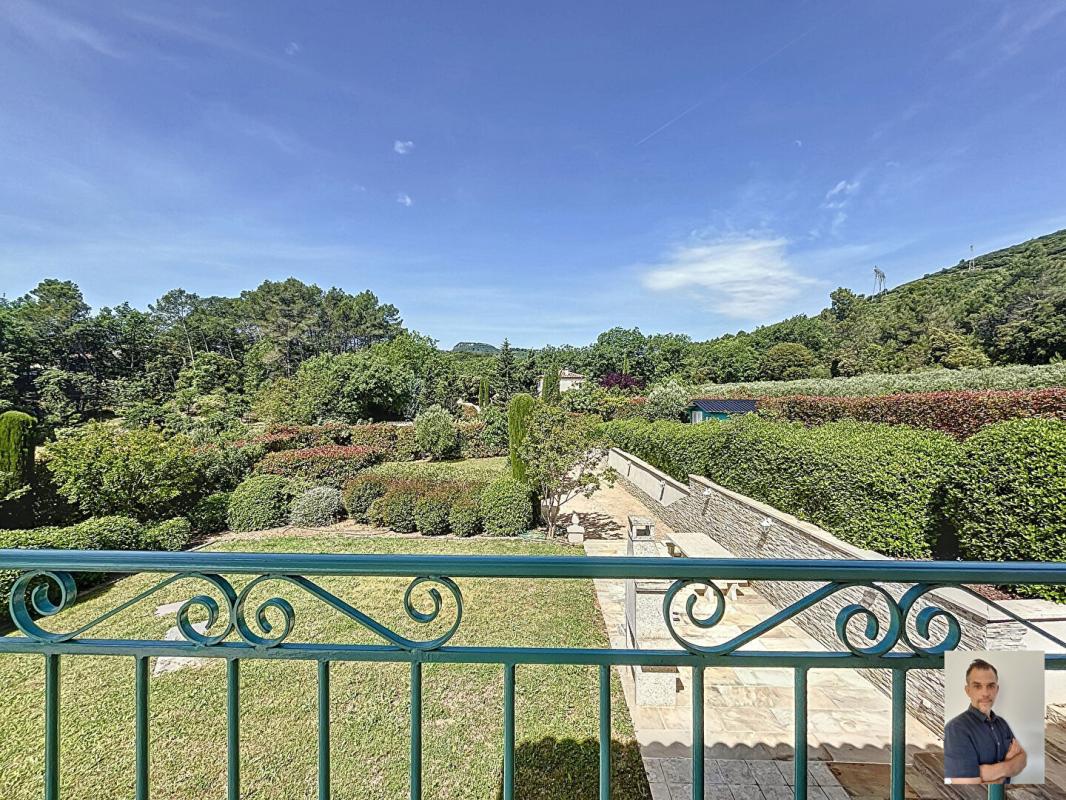 BESSE-SUR-ISSOLE Villa Besse Sur Issole 4 pièce(s) 137 m2 4