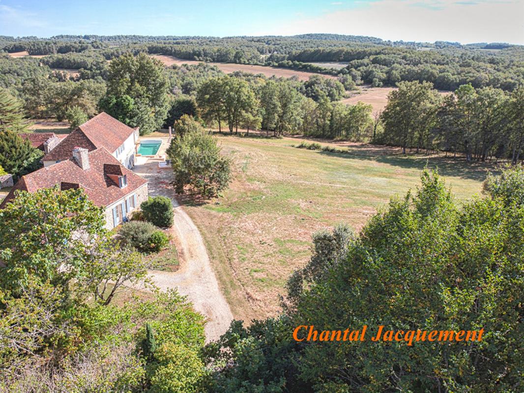TOURTOIRAC MAISONS EN PIERRES 1