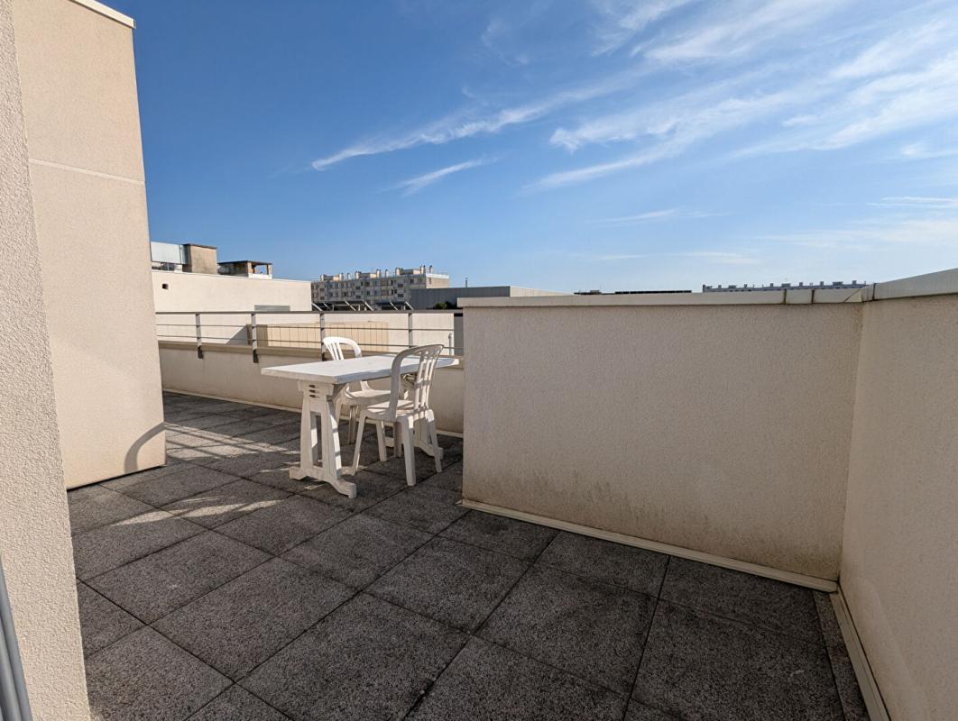 SAINT-PRIEST Appartement 3 pièces avec terrasse de 40 m² Saint-Priest 2