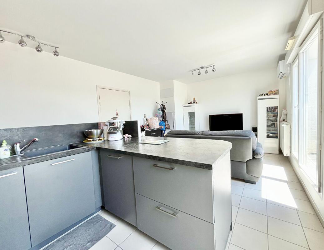 SAINT-PRIEST Appartement 3 pièces avec terrasse de 40 m² Saint-Priest 4