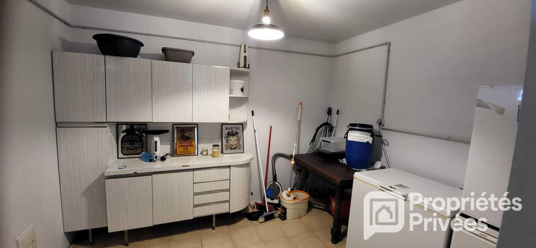 VERNEUIL-SUR-AVRE Grande maison traditionnelle et dépendances 14