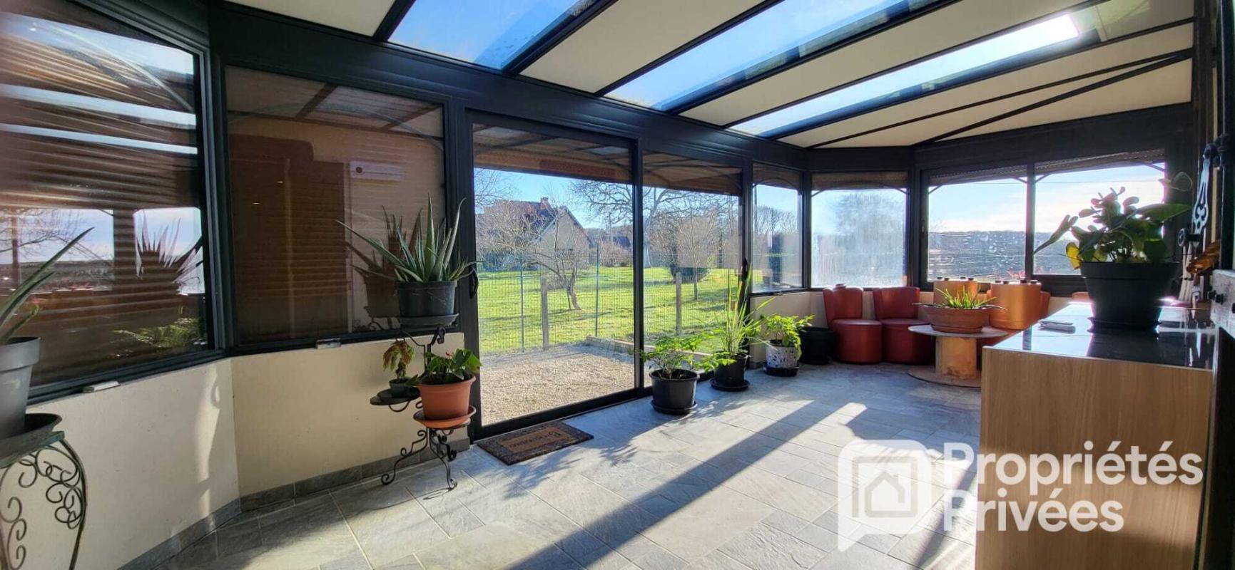 VERNEUIL-SUR-AVRE Grande maison traditionnelle et dépendances 15