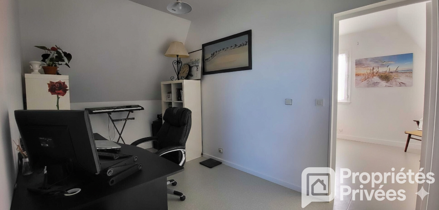 VERNEUIL-SUR-AVRE Grande maison traditionnelle et dépendances 8